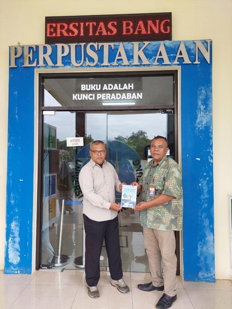 Penyerahan Buku Karya Dr.Endang Bidayani