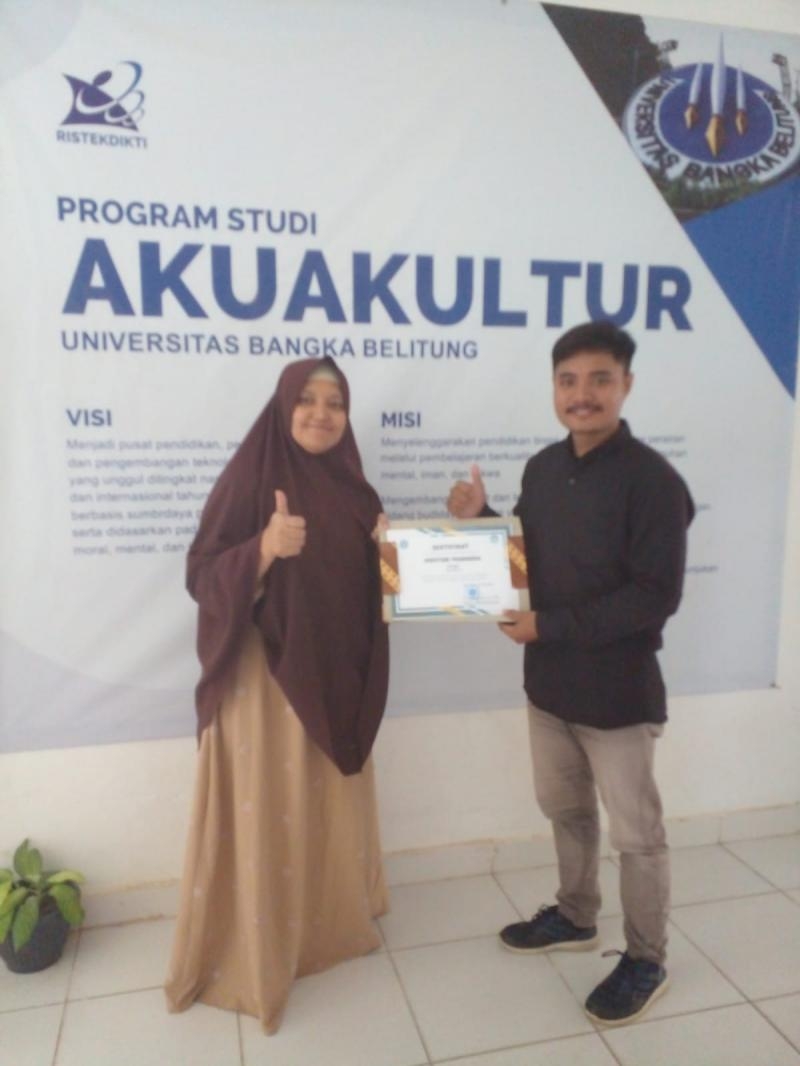 PEMBERIAN PENGHARGAAN KEPEDA MAHASISWA PRESTASI 